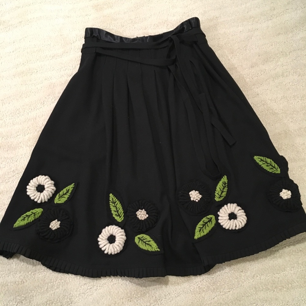 Boutique full black skirt with raised wool flowers